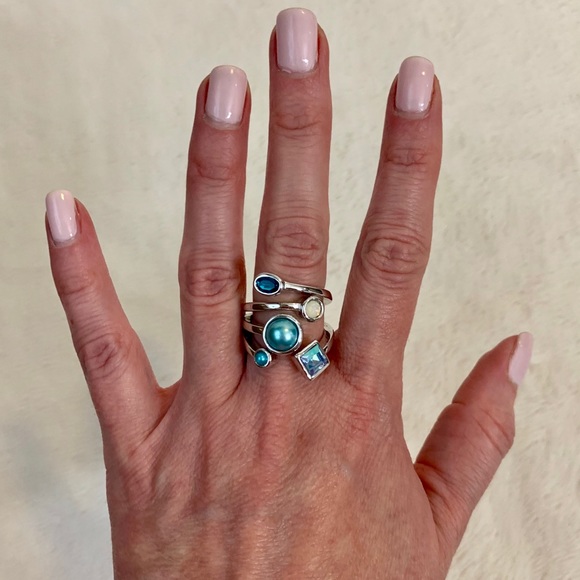 NEW LISTING! Lia Sophia Jeweled Ring! - Picture 2 of 8